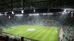 Polish league leaders snatch Stevanovic
